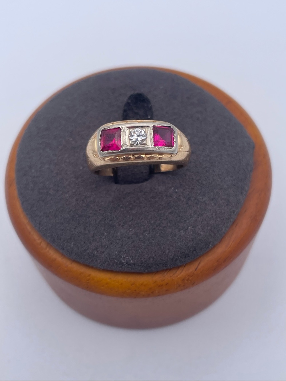 Vintage 14K Gold Ruby and Diamond Ring Three Stone Ring Estate 0.15ct Size 6